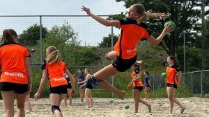 Drie handbaltalenten van VZV naar EK