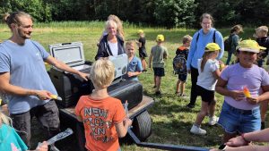 Wethouder Van Gent trakteert bij jubileumeditie Vakantiespelen