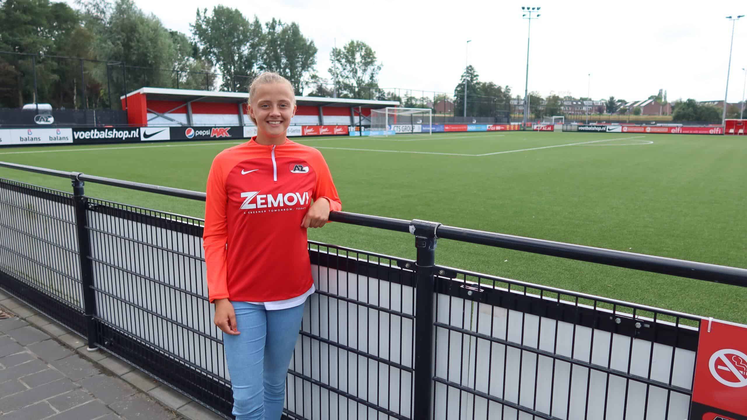 Julianadorpse Veerle van der Most leeft haar droom bij AZ: “Vet om mee te maken”