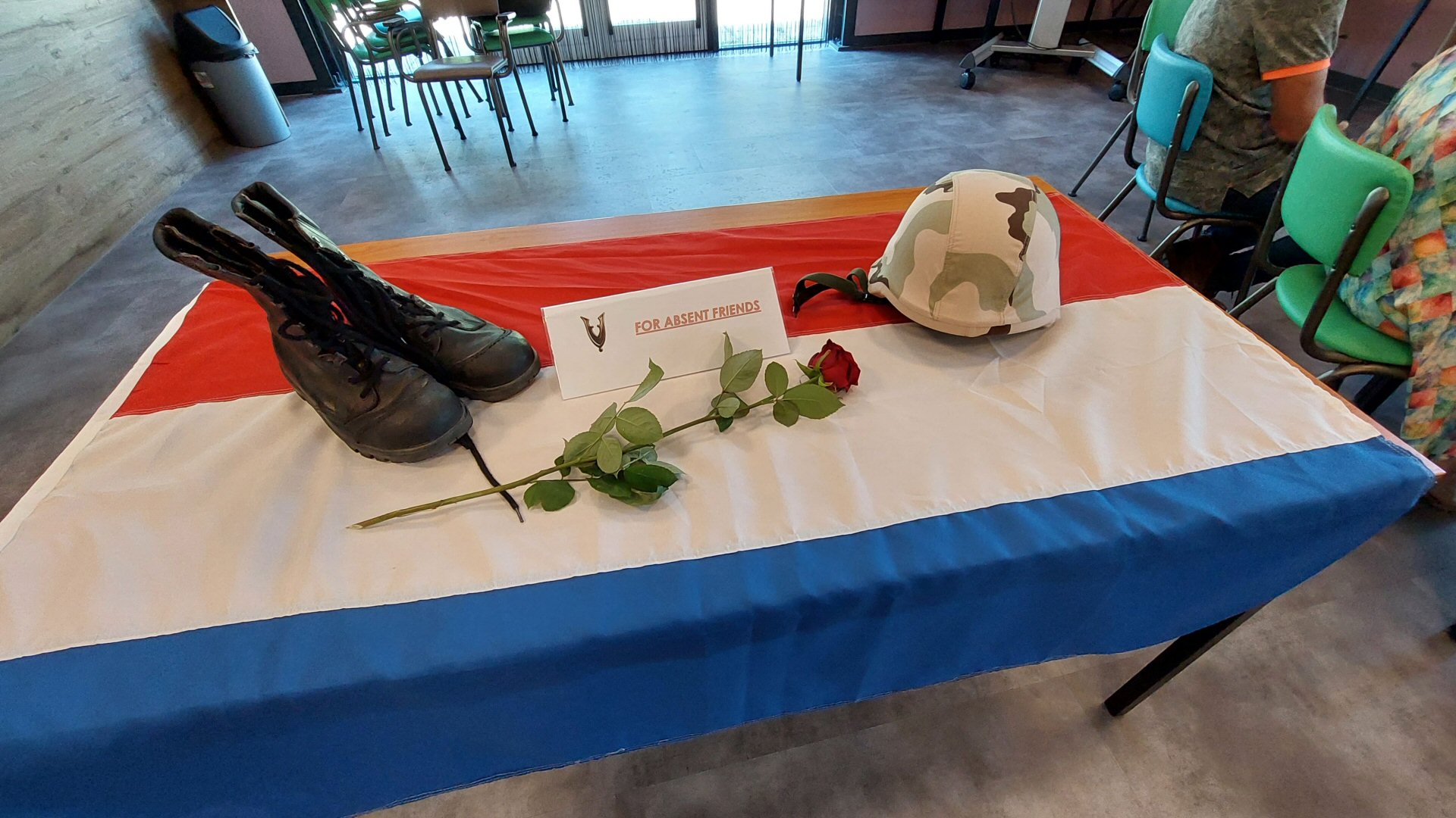 Veteranen worden herdacht met de vlag uit