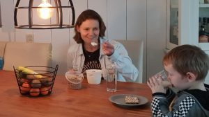 Team Sportservice en politici ontbijten samen