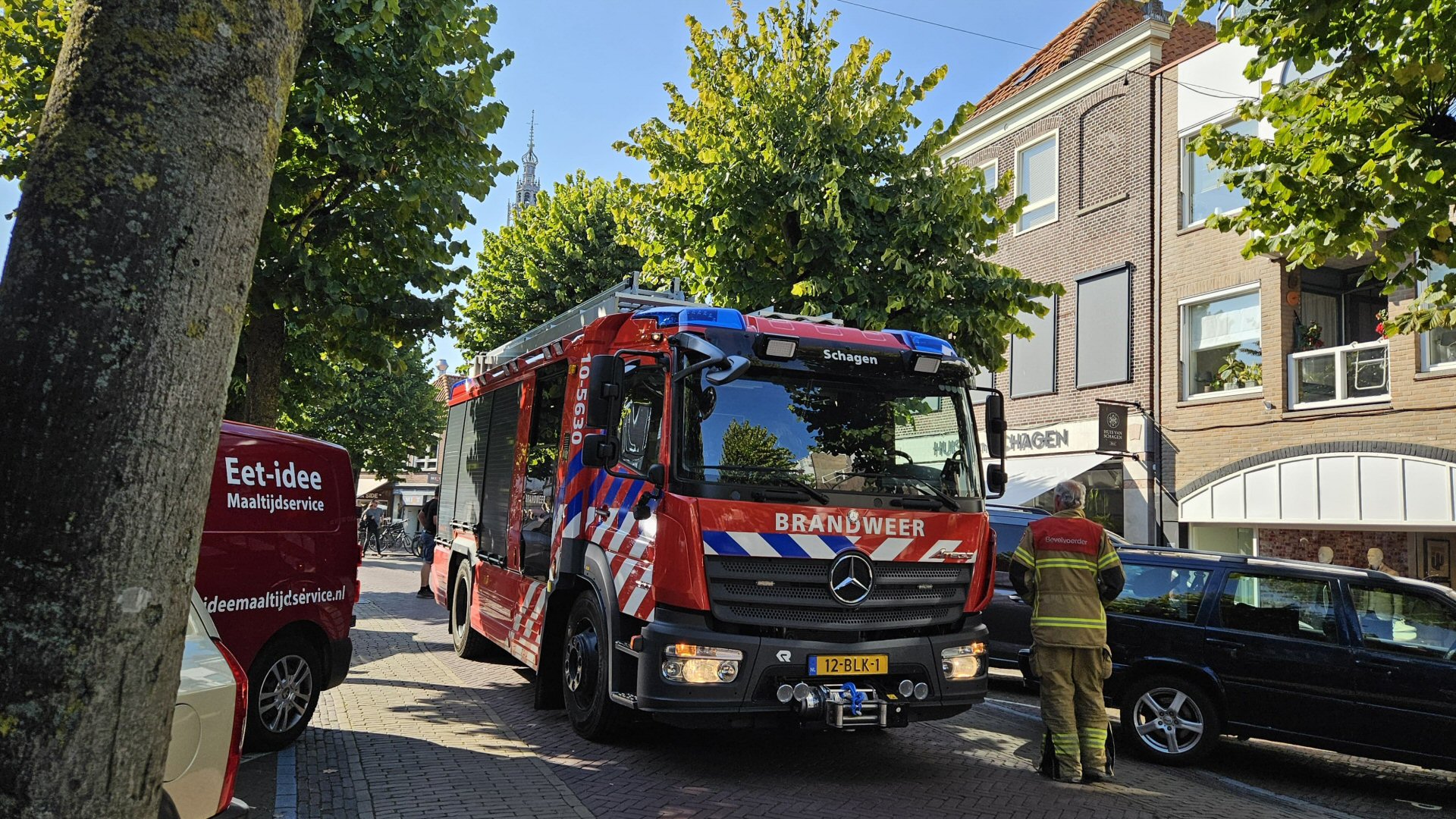 Brandweer rukt uit voor vlam in de pan