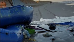 Vluchtelingenboot aangespoeld in Petten