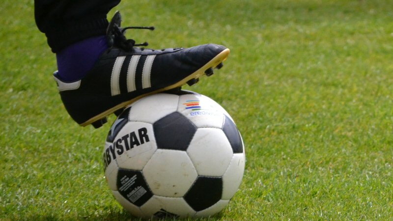 Streep door inhaalduel