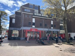 Veel overlast bij Vomar aan Koningdwarsstraat, lokale fracties stellen vragen