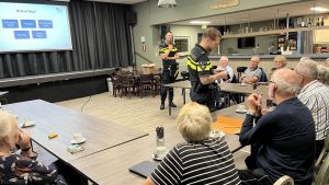 Senioren in Hippolytushoef voorgelicht over digitale criminaliteit