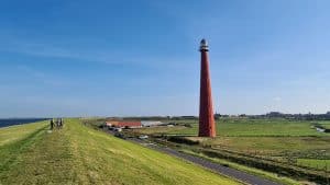Sloop van tafel, vuurtoren Lange Jaap wordt gerenoveerd