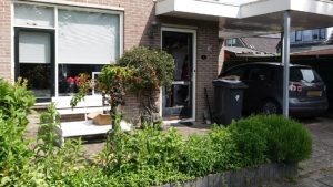 Bewoner gewond na explosief door brievenbus