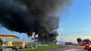 Opruimen asbest na brand aan de Nieuweweg nog steeds niet klaar: “Een heel intensief proces”