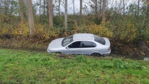 Auto belandt in de sloot in Hollands Kroon