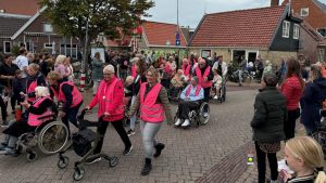 Video: Droge en geslaagde Wieringer Avondvierdaagse, organisatie tevreden
