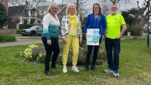 Wethouder Kruit doet mee aan Schager wijkenlopen