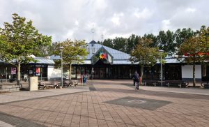 Lampionnenkeuring in winkelcentrum Dorperweerth in Julianadorp