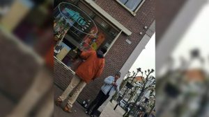 SheHulk waarschuwt voor winkeldieven