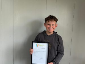 Van schoolbank naar ambtsketen Wobbe is kinderburgemeester