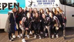 Handbaldames ZAP op nippertje onderuit