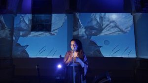 Zangeres DINA geeft Visual Live Concert in Haringhuizen