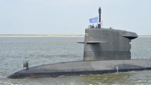 Zr.Ms. Dolfijn sluipt voor NAVO door Noordelijke wateren
