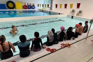 Basisschool De Peppel verzorgt zwemles voor jonge vluchtelingen