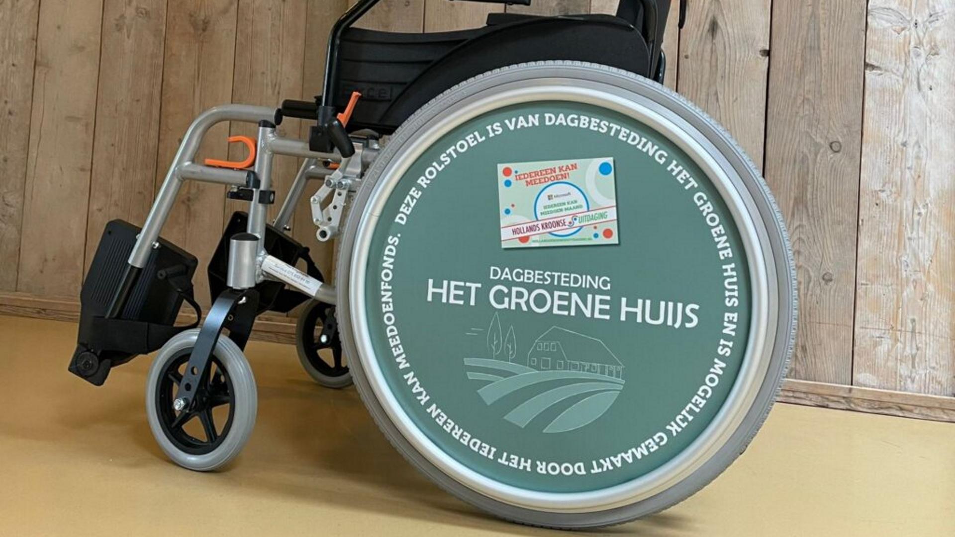 Nieuwe rolstoelen voor Het Groene Huys