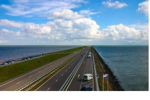 Extinction Rebellion kijkt naar nieuwe datum blokkade Afsluitdijk, overheid treft voorbereidingen