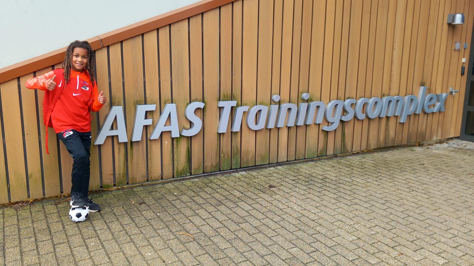 Jeugdspeler FC Den Helder traint bij de AZ voetbalschool