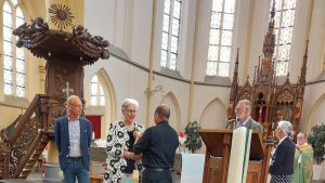 Pauselijke onderscheiding Mw. Lies de Vries