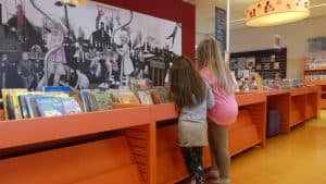 Wethouder en Cultuur Platform Hollands Kroon willen nota’s bibliotheken en cultuurbeleid “herijken op basis voortschrijdend inzicht”