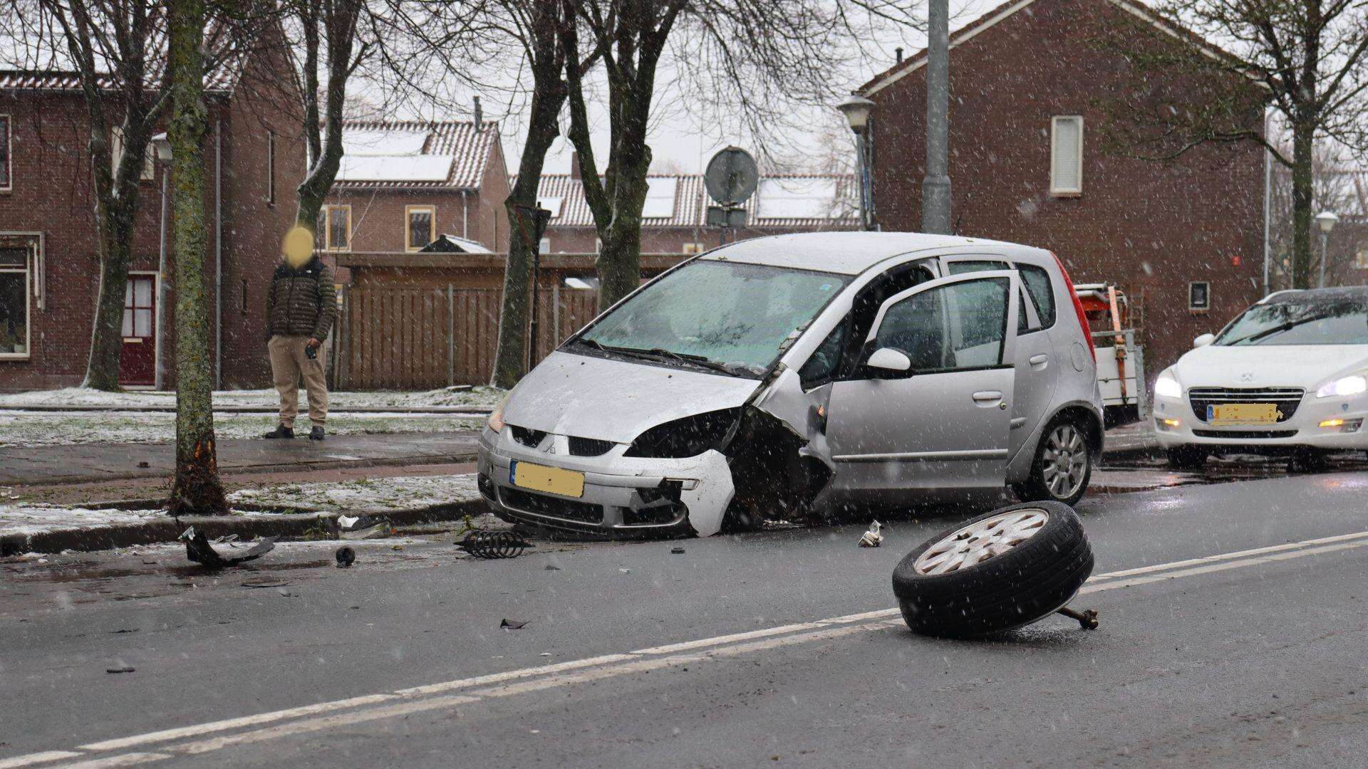 Gladheid veroorzaakt botsing Kievitstraat Den Helder