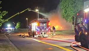 Zeer grote uitslaande brand op industrieterrein Kooypunt (update)