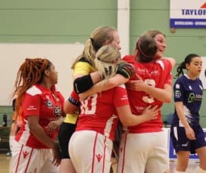 Gelijkspel dames Zeemacht tegen Middelburg 2-2
