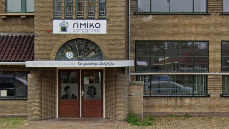 De Gelukkige Dolfijntjes in nieuwe handen