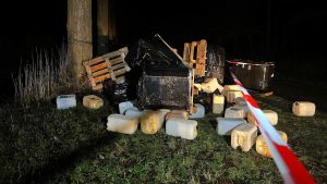Lege vaten gedumpt in Wieringerwerf, mogelijk afkomstig van drugsproductie
