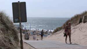Eropuit: Dagje naar het strand Julianadorp aan Zee (video)