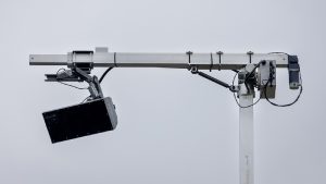 Focusflitsers tegen telefoongebruik auto