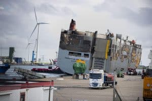 Helderse Marinebrandweer paraat in Eemshaven