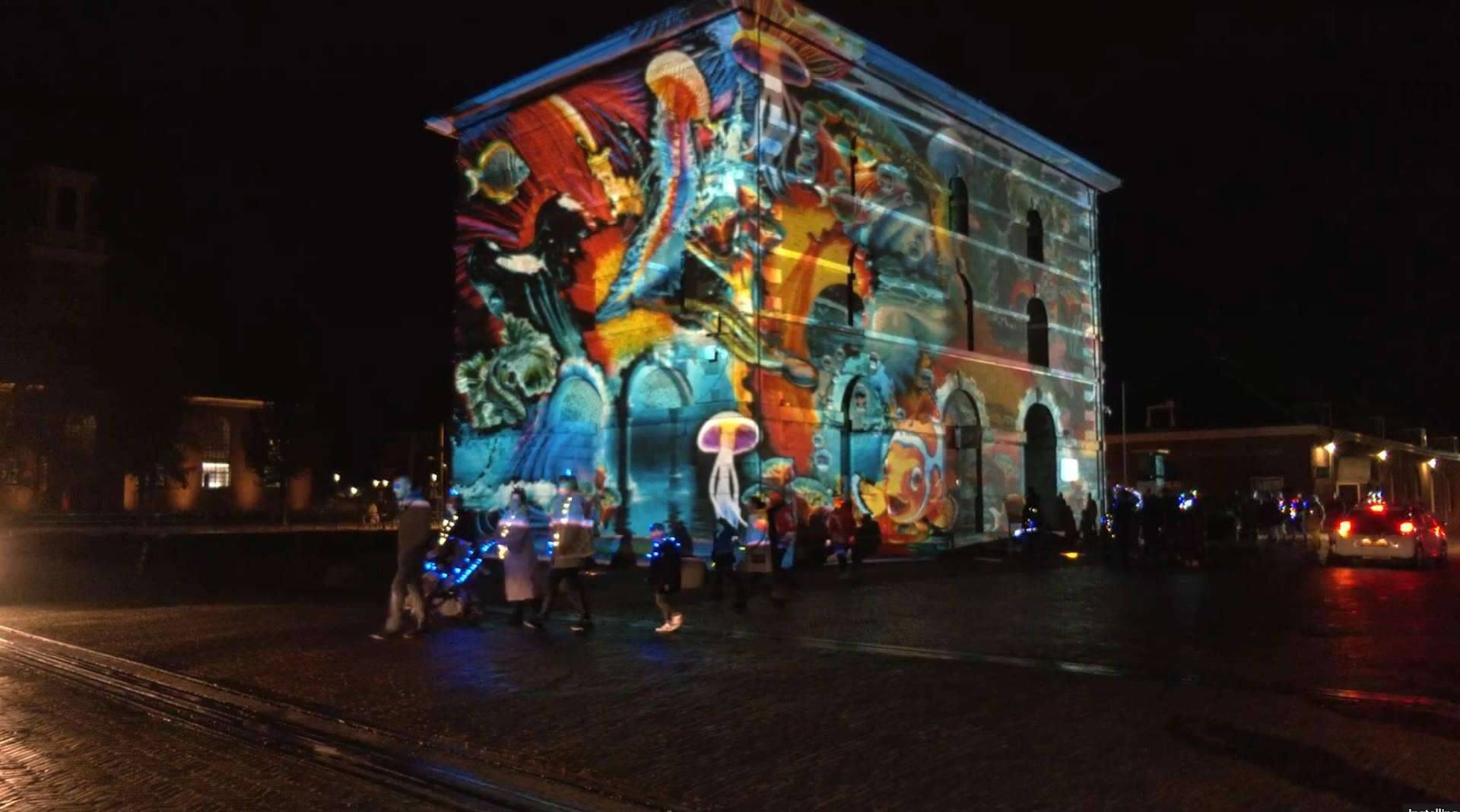 Video: Show op de watertoren ter opening van Helder Licht