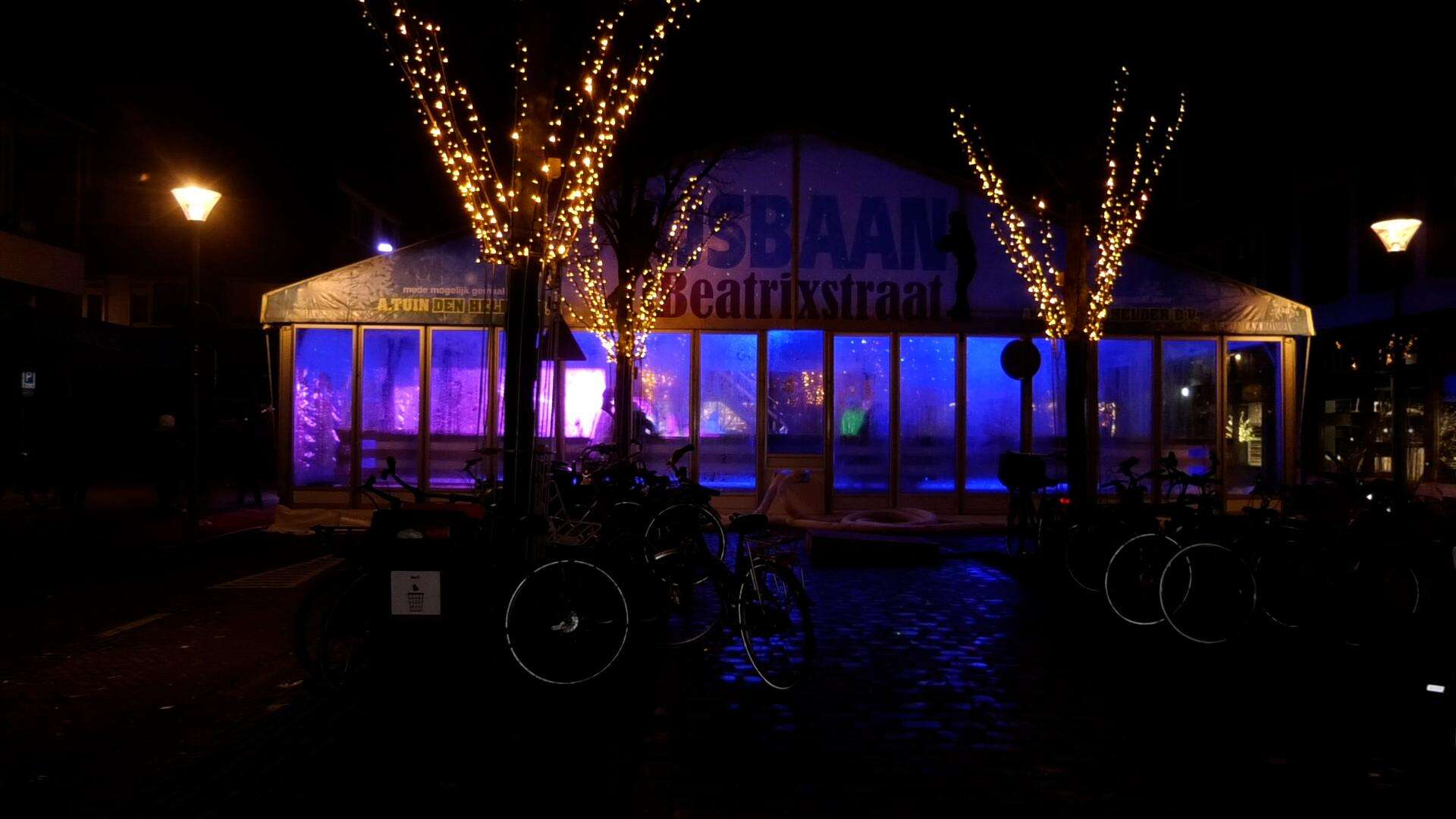 IJsbaan in Helderse binnenstad is weer geopend (video)