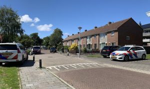 Helderse woning omsingeld en binnengevallen door politie