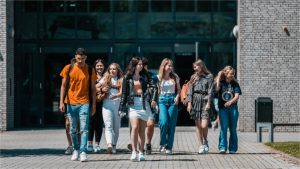 Jongeren HK snuffelen aan lokale politiek