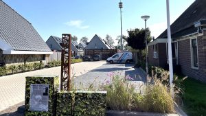 Kabelkastjes Marten Snoodijkhof voorzien van groen en informatie