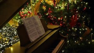 Kerstkoor Huysdennen naar Dorpshuis en Ontmoetingskerk