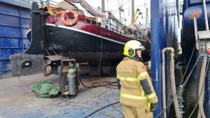Korte brand in haven Den Oever