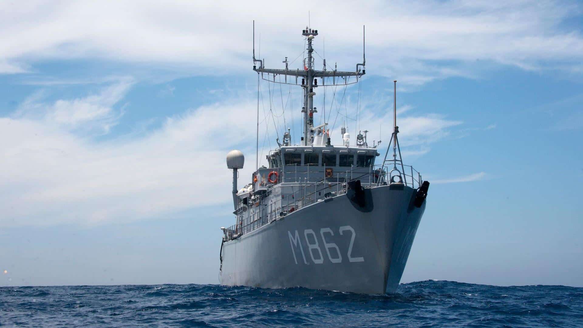 Marine houdt met mijnenjager vitale infrastructuur op Noordzee in de gaten