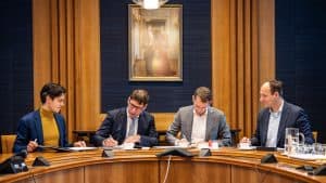 Rijk en provincie ondertekenen afspraken voor nieuw hoogspanningsnet Noord-Holland Noord