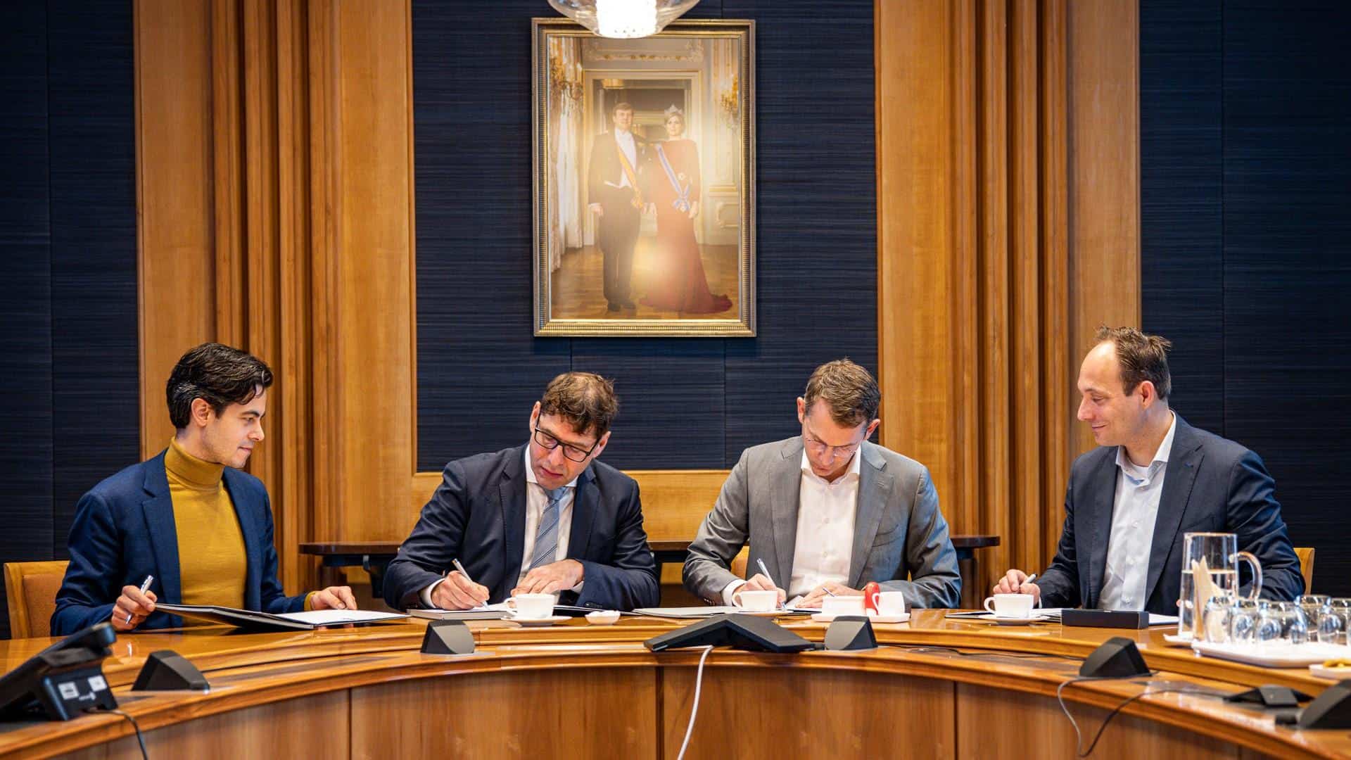 Rijk en provincie ondertekenen afspraken voor nieuw hoogspanningsnet Noord-Holland Noord