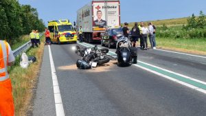 Motorrijder gewond na botsing met auto