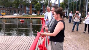 Video: Nieuwe fiets- en voetgangersbrug bij Willemsoord officieel geopend