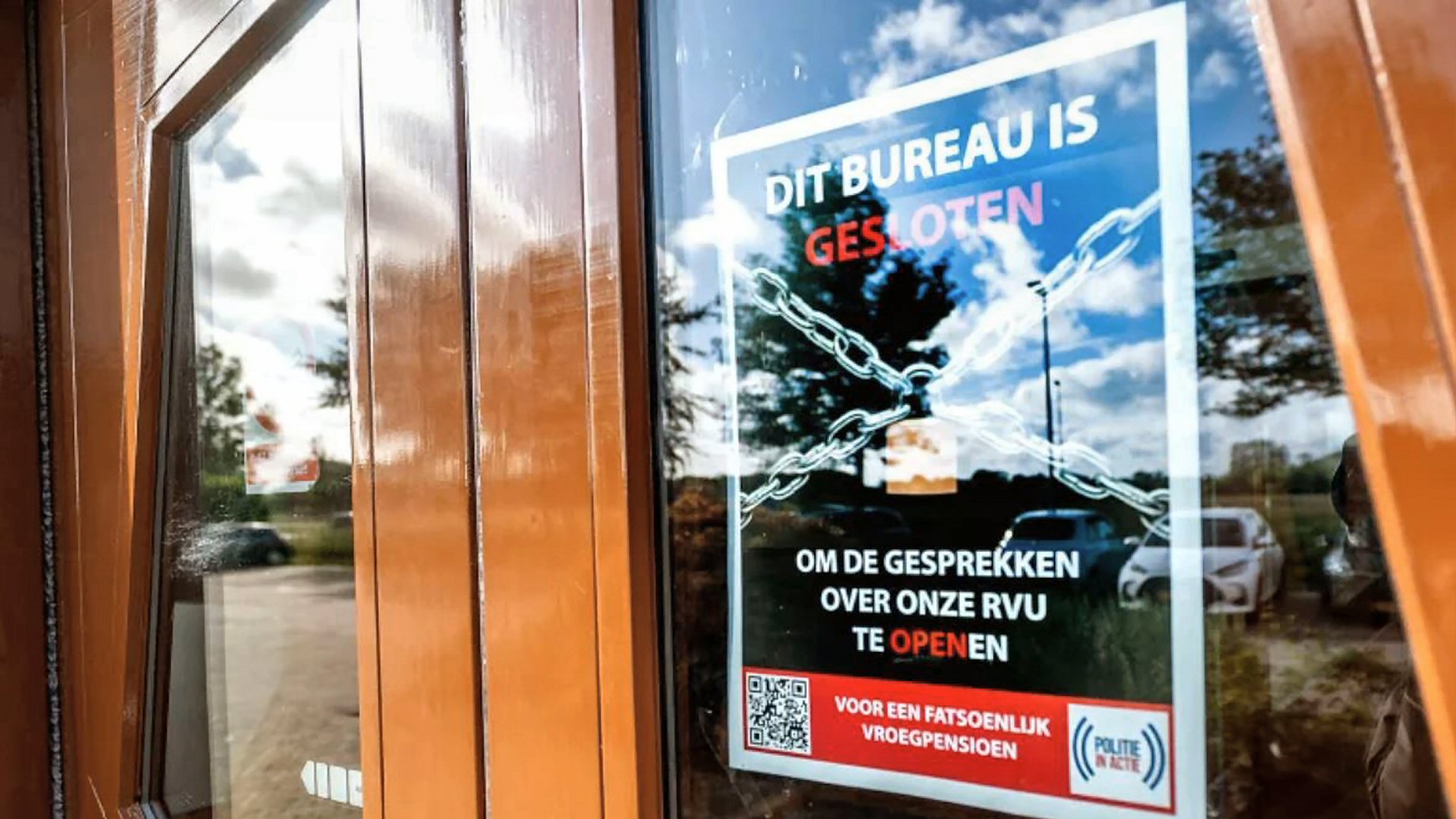Politiebureaus houden dagje deur op slot