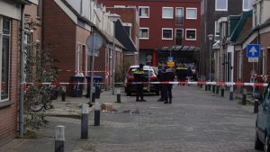 Verwarde vrouw meegenomen door politie